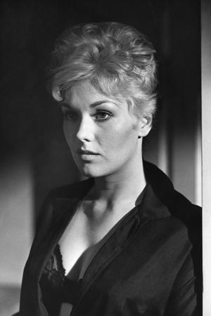 Kim Novak Nude Photos